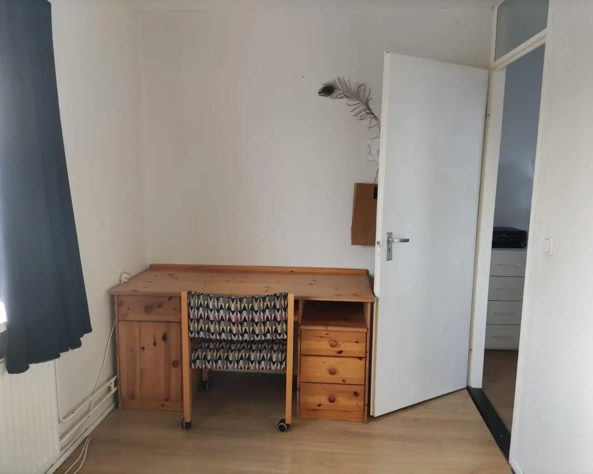 Image 2 of 4
