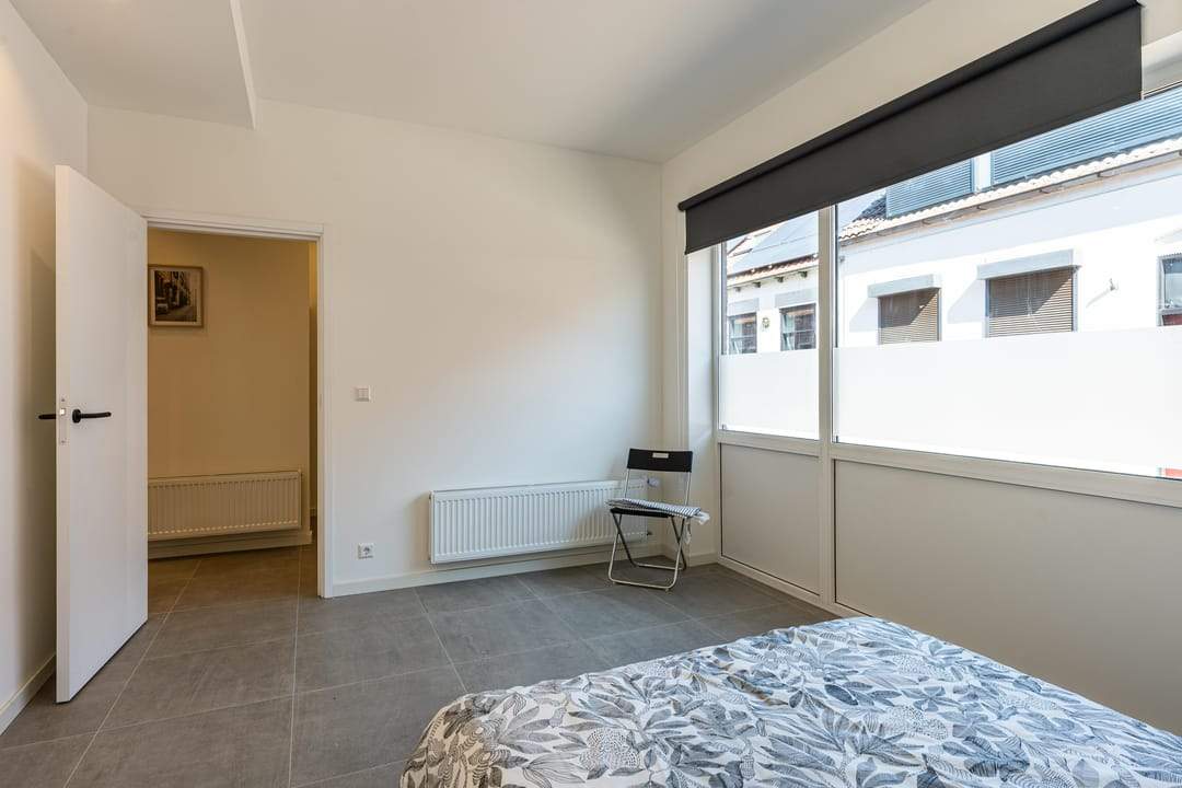 Image 16 of 27