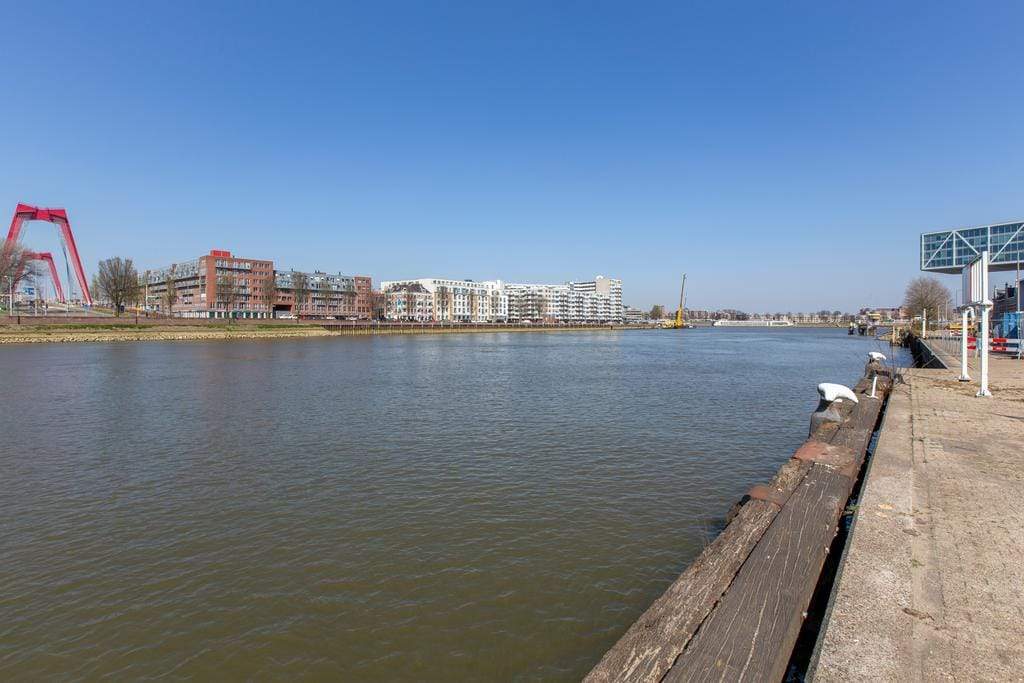 Image 28 of 32