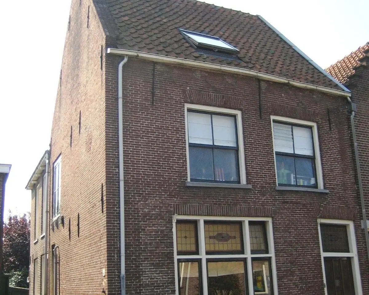 Image 1 of 4