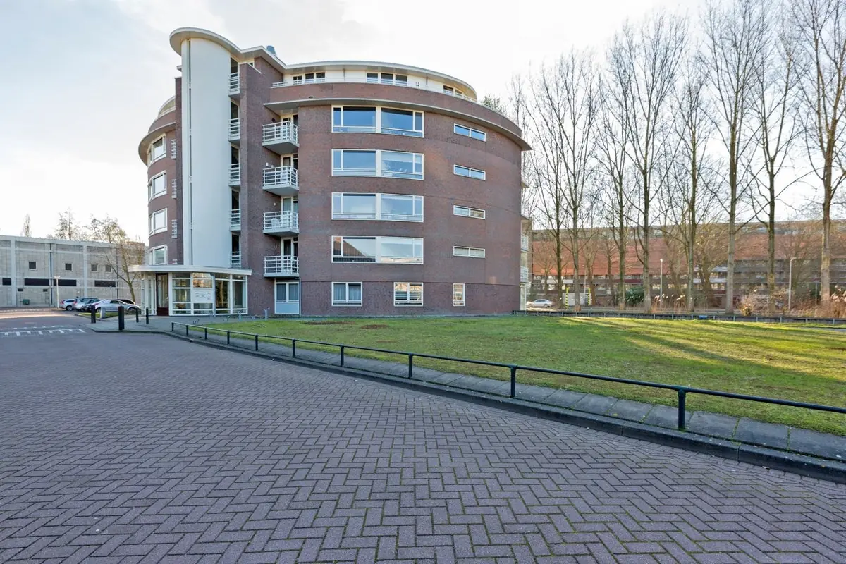 Afbeelding 1 van 16