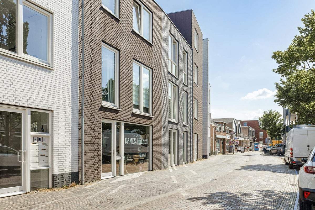 Afbeelding 2 van 8