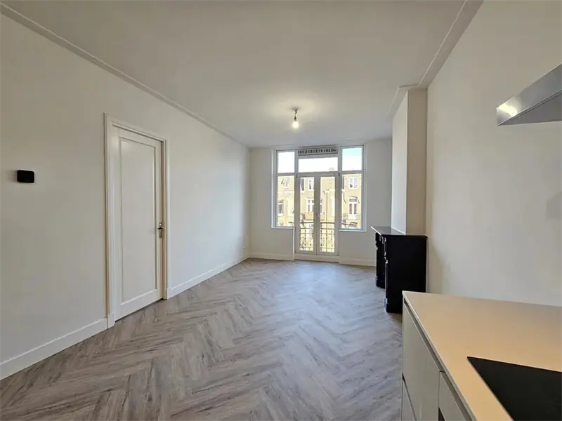 Image 4 of 17