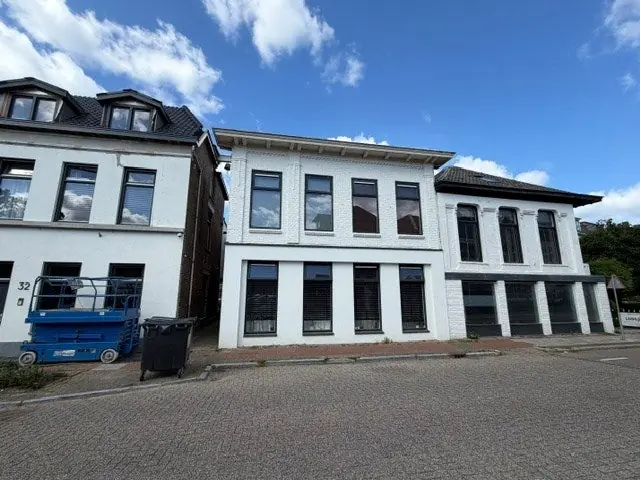 Bild 1 von 16