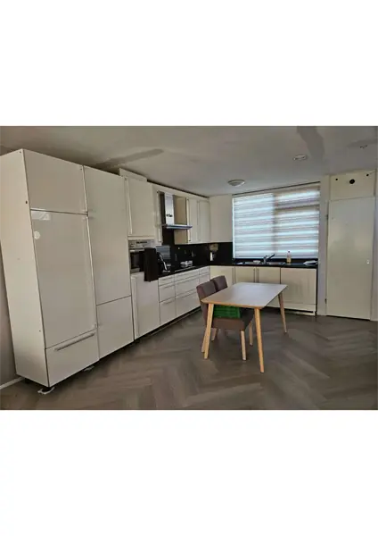 Image 1 of 8