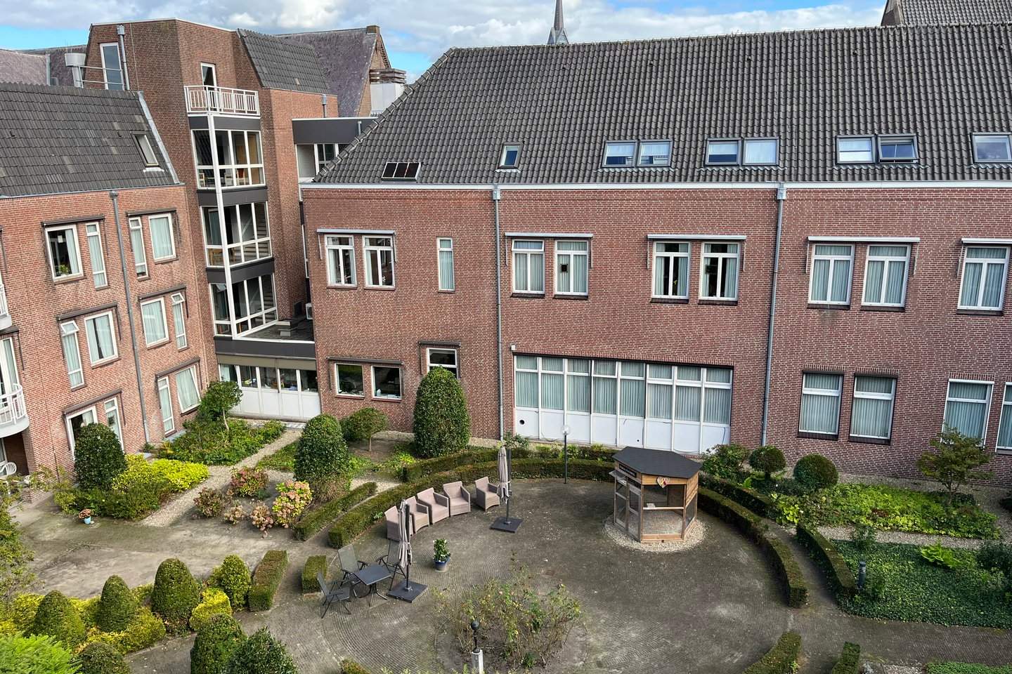 Bild 1 von 12