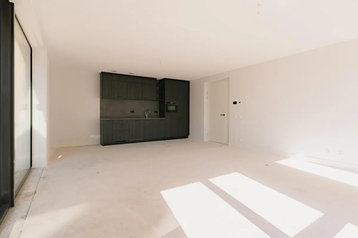 Image 6 of 12