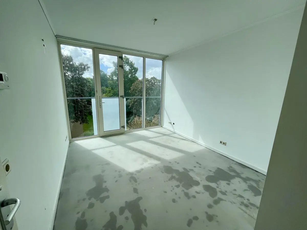 Image 6 of 9