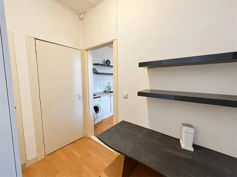 Image 2 of 6