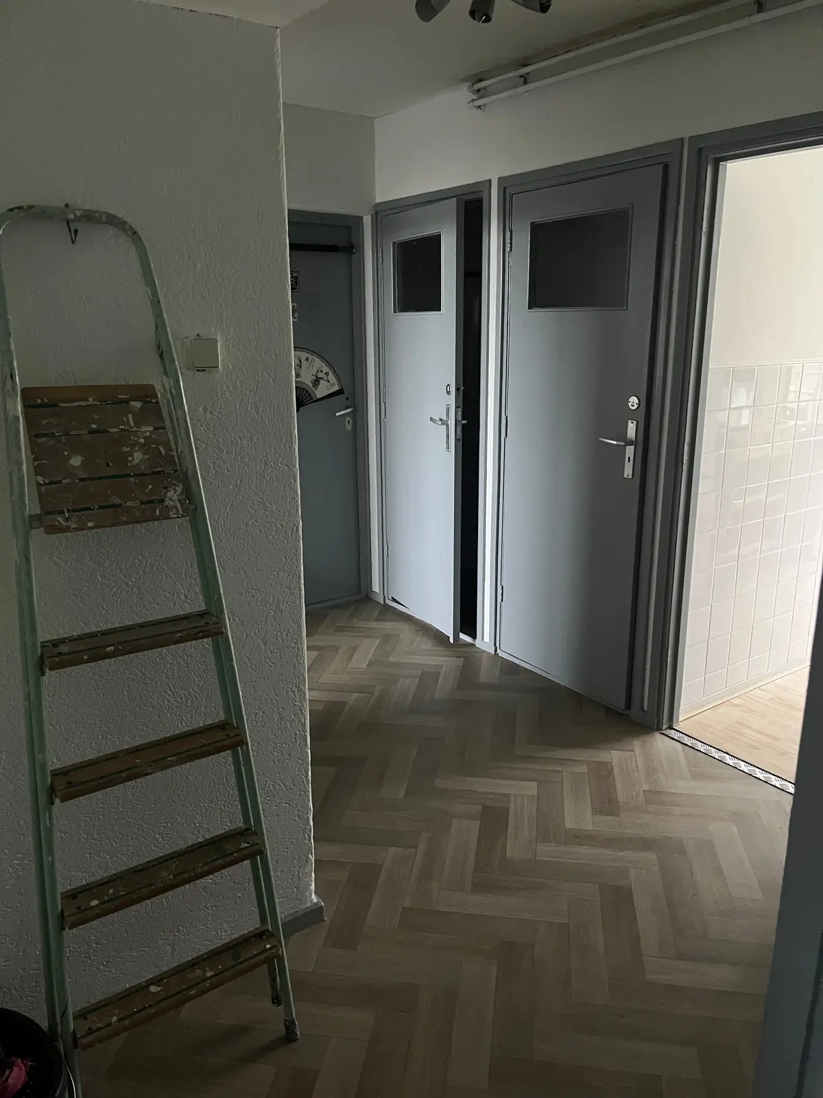 Image 4 of 10