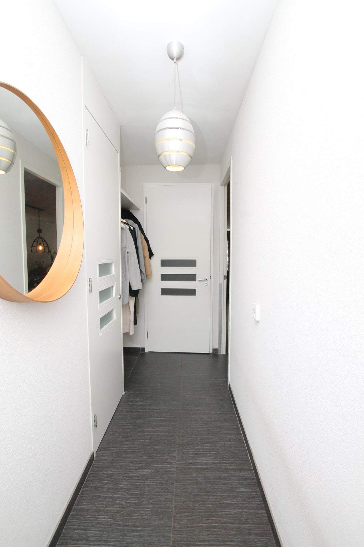 Bild 2 von 24