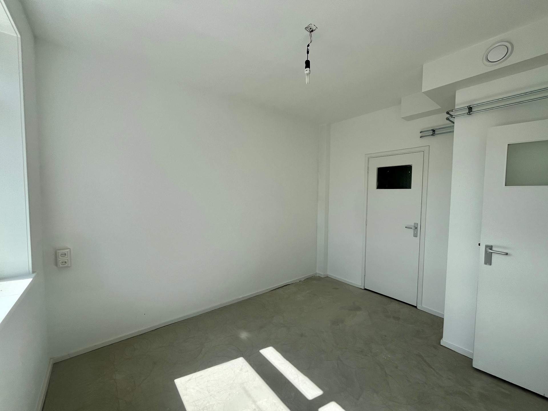 Image 15 of 27