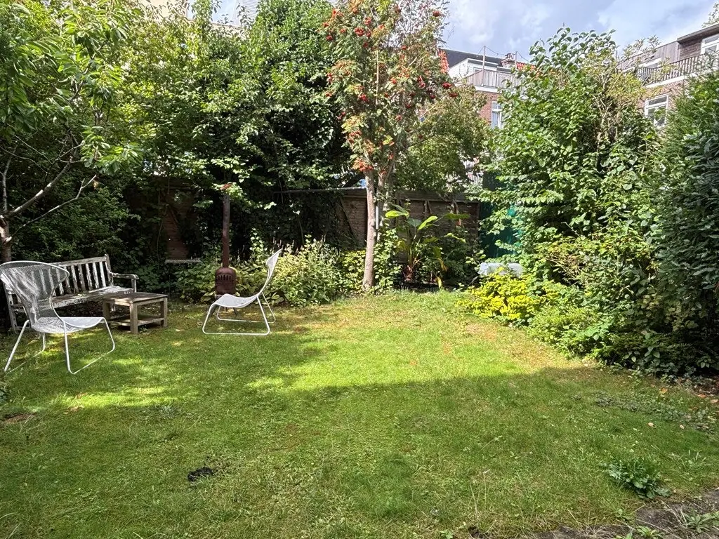 Image 2 of 20