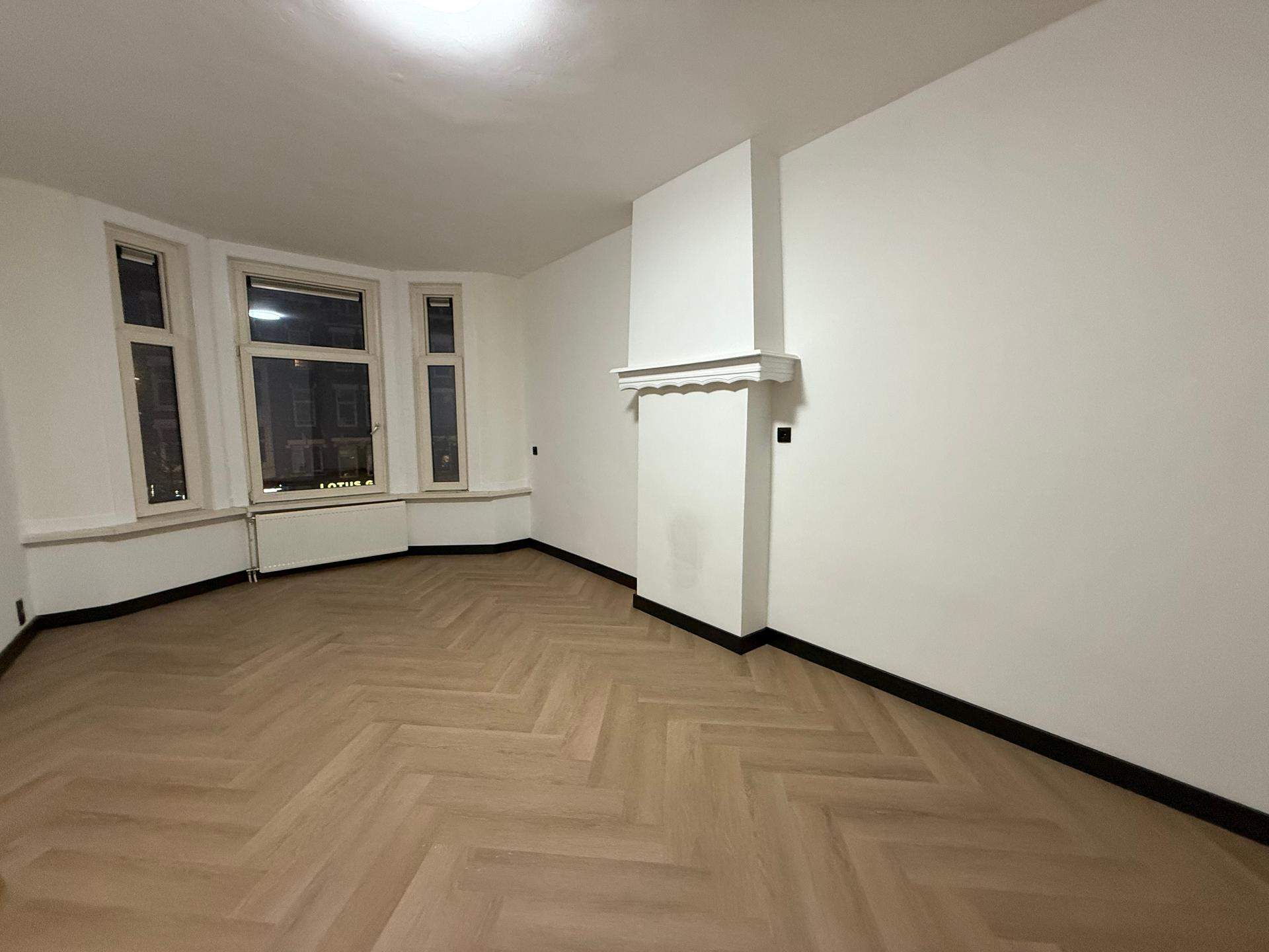 Bild 1 von 8
