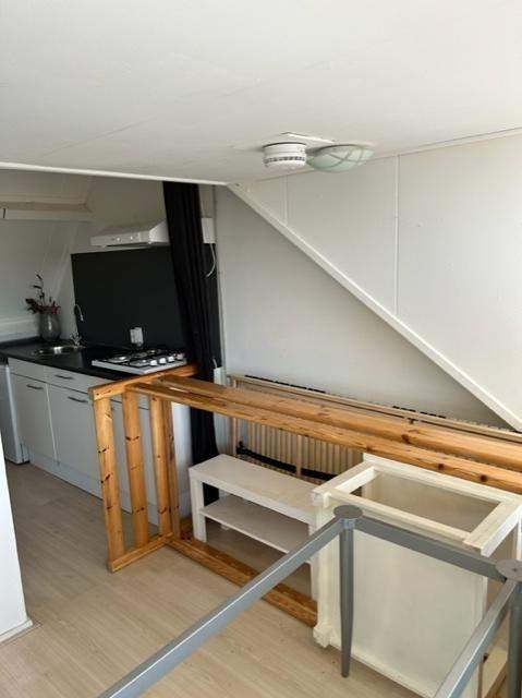 Image 3 of 9