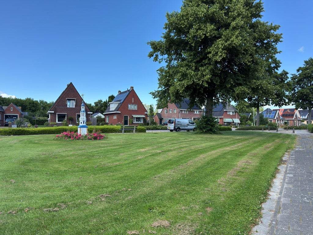 Image 2 of 15