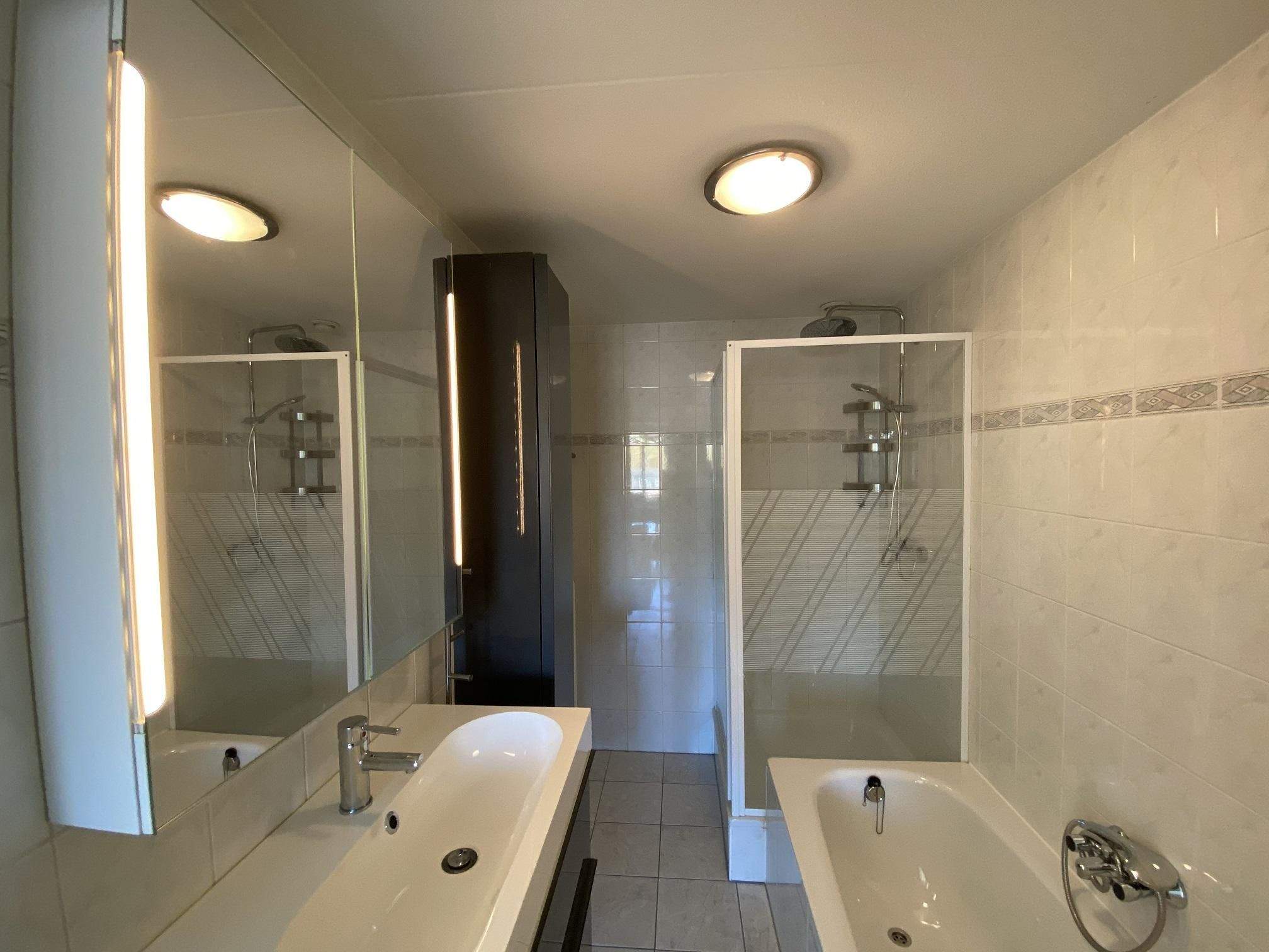 Image 21 of 25