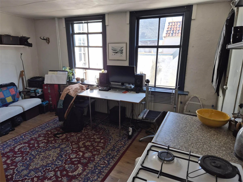Image 4 of 9