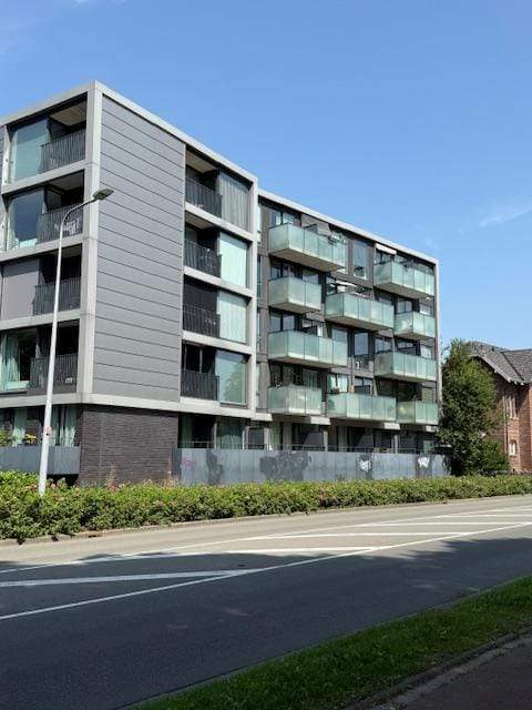 Bild 1 von 18