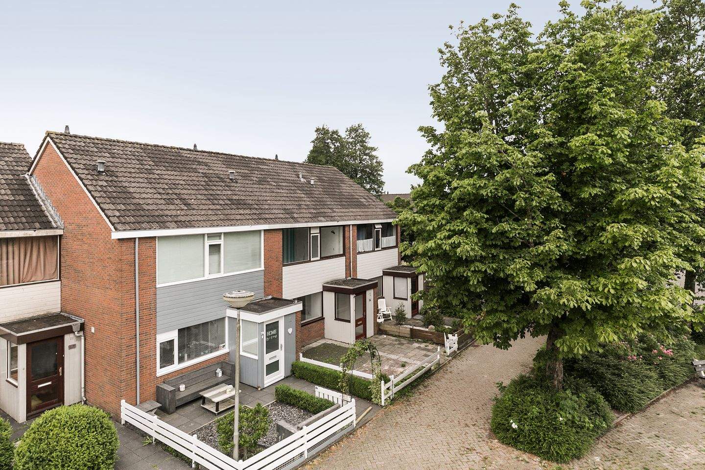 Bild 1 von 12