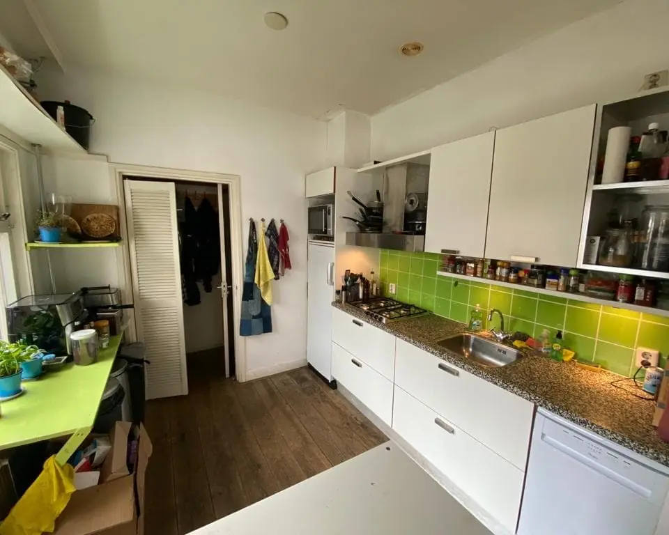 Image 2 of 7