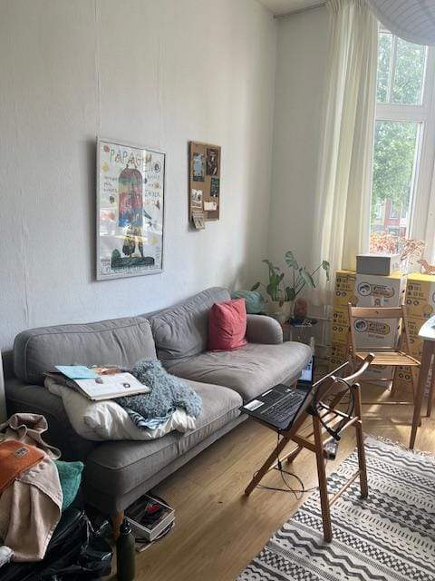 Image 4 of 20