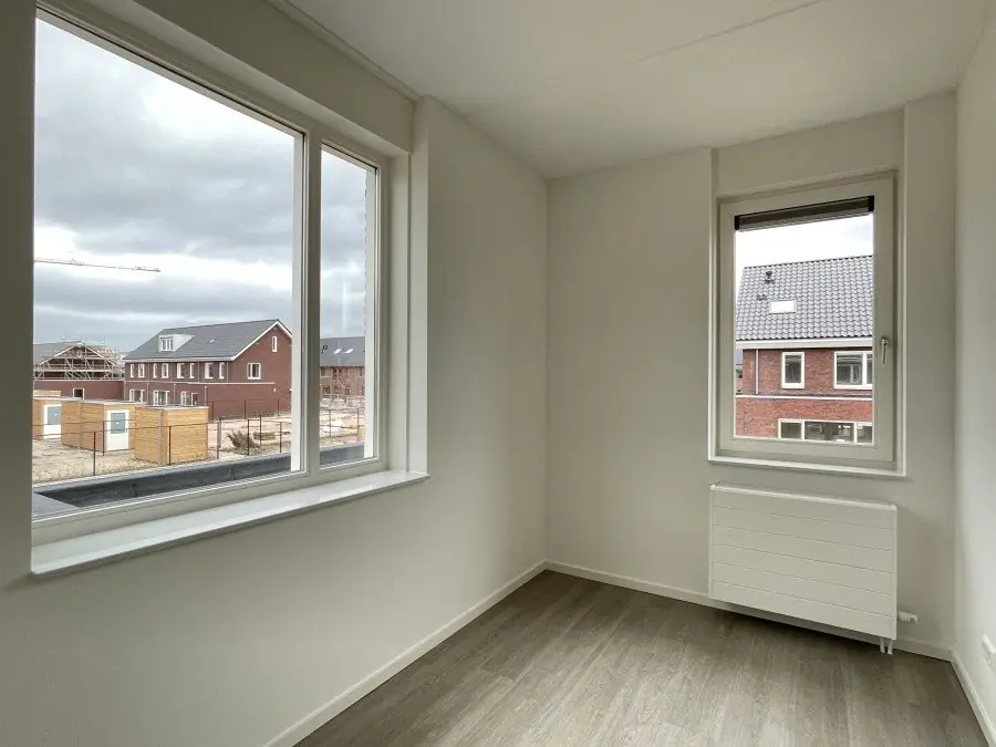 Image 10 of 15