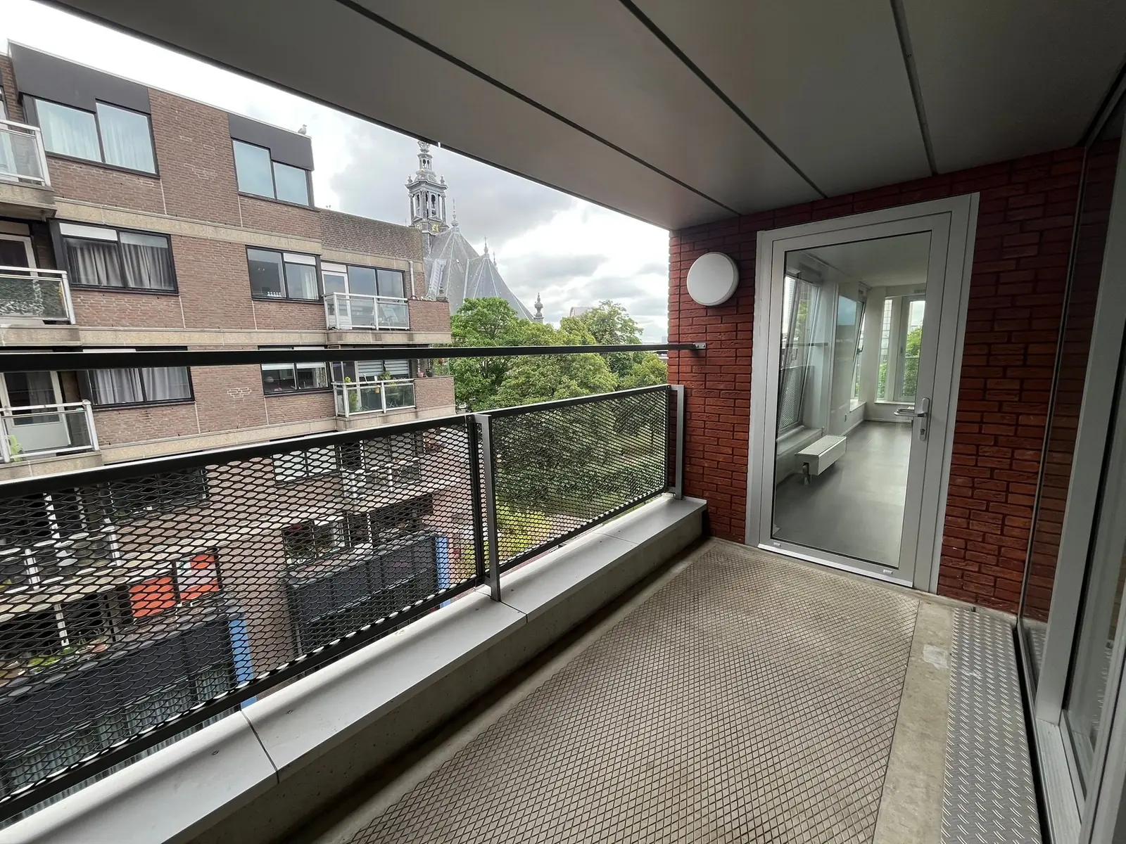 Image 12 sur 27