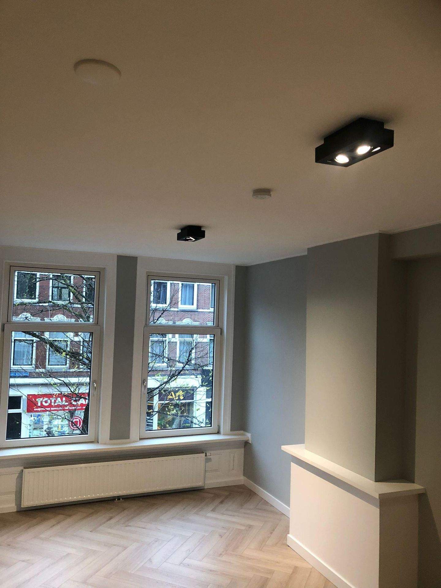 Image 4 of 7
