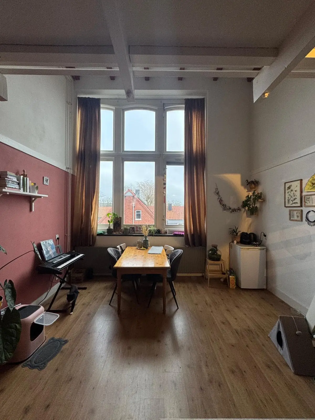 Image 2 of 4