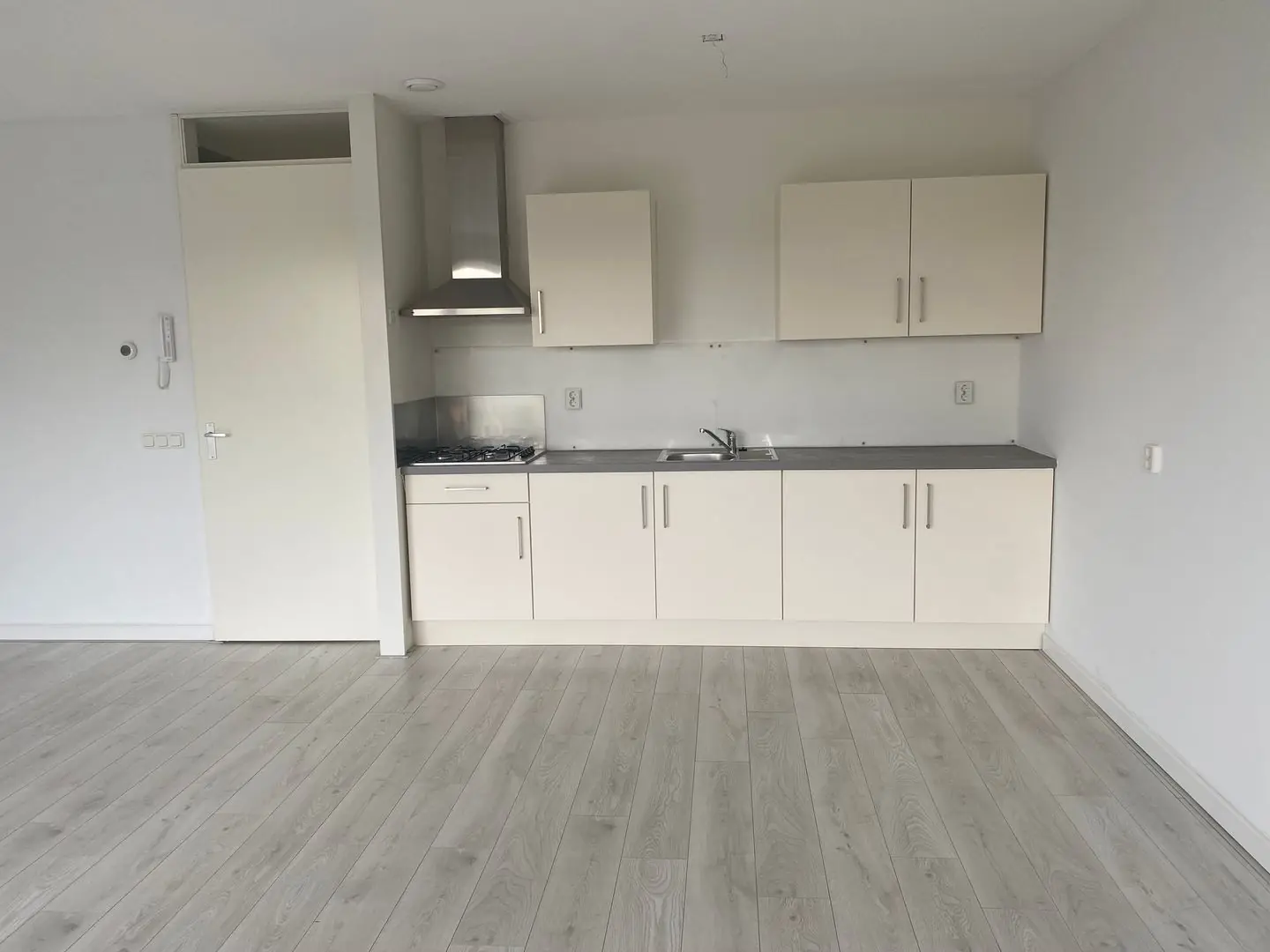 Image 19 of 27