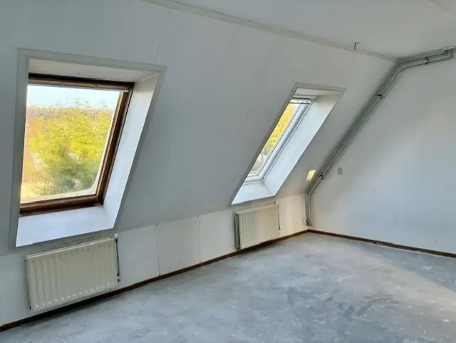 Image 15 of 27