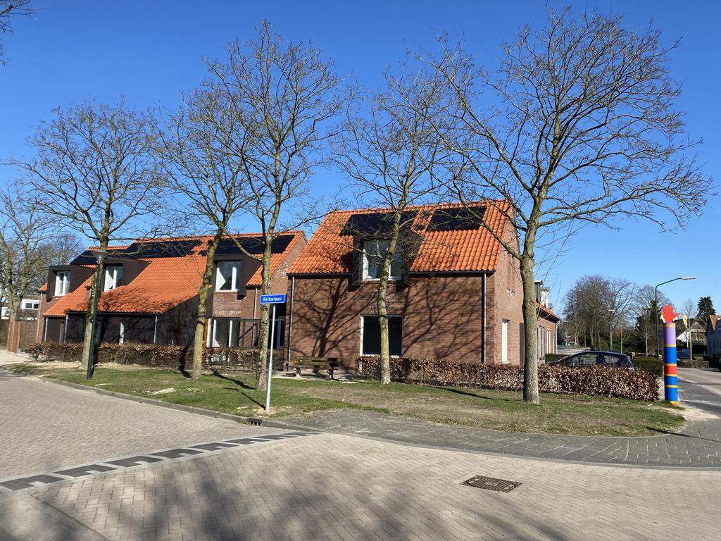 Bild 2 von 12