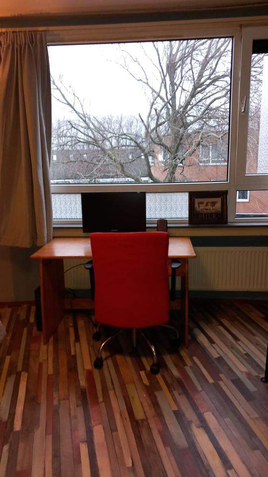Image 2 of 9