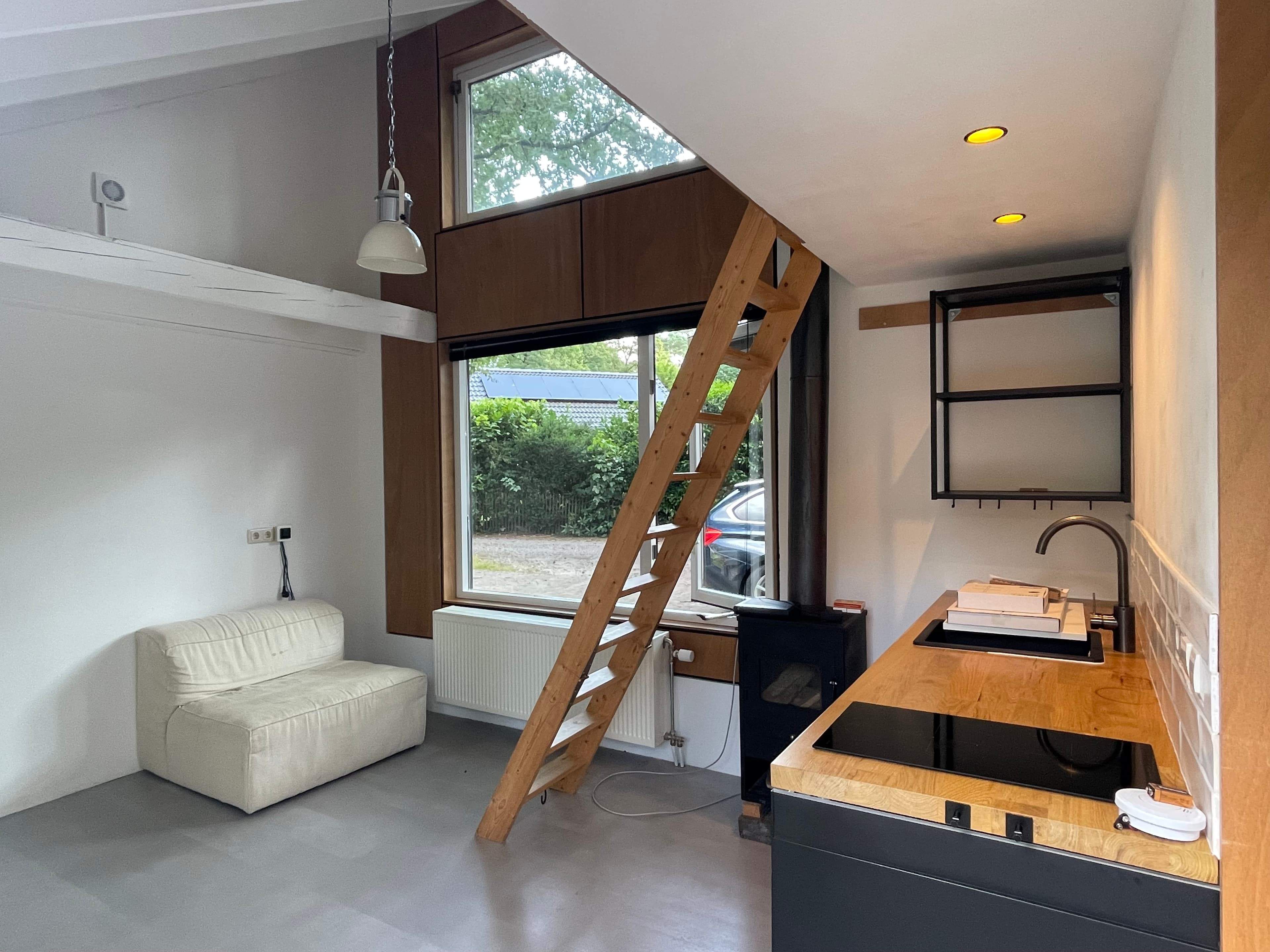 Image 2 of 5