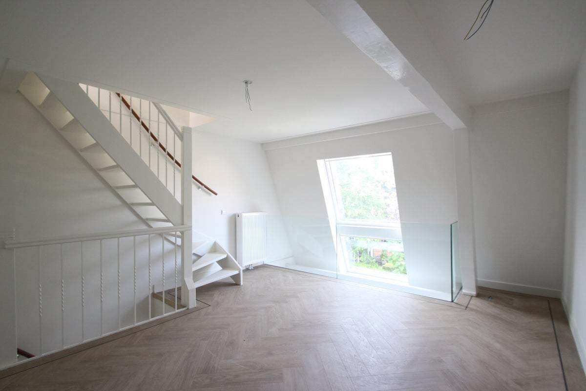 Bild 1 von 16