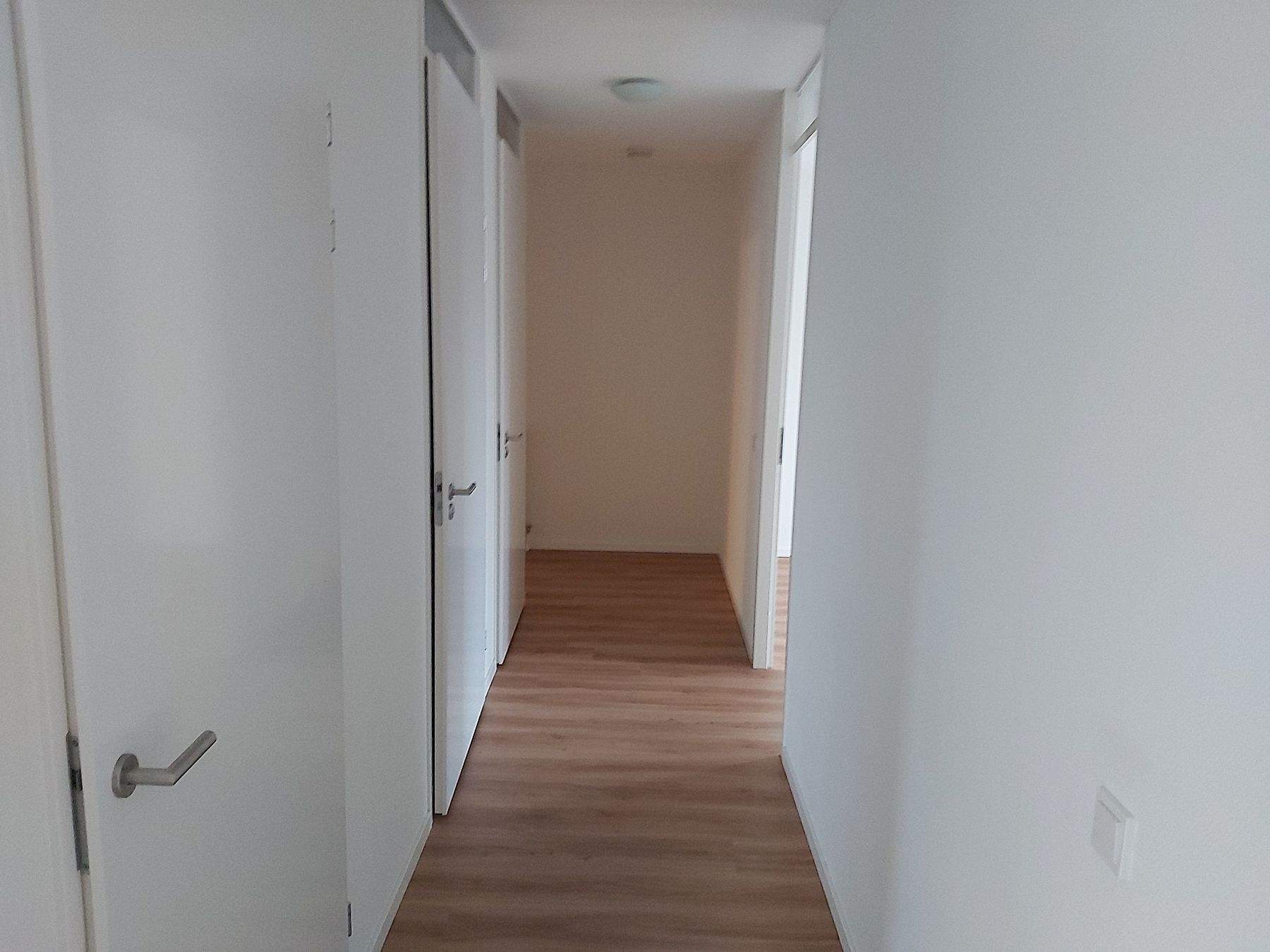 Bild 2 von 8
