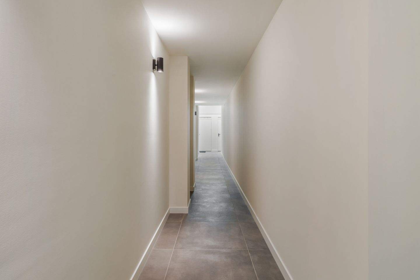 Image 25 of 28