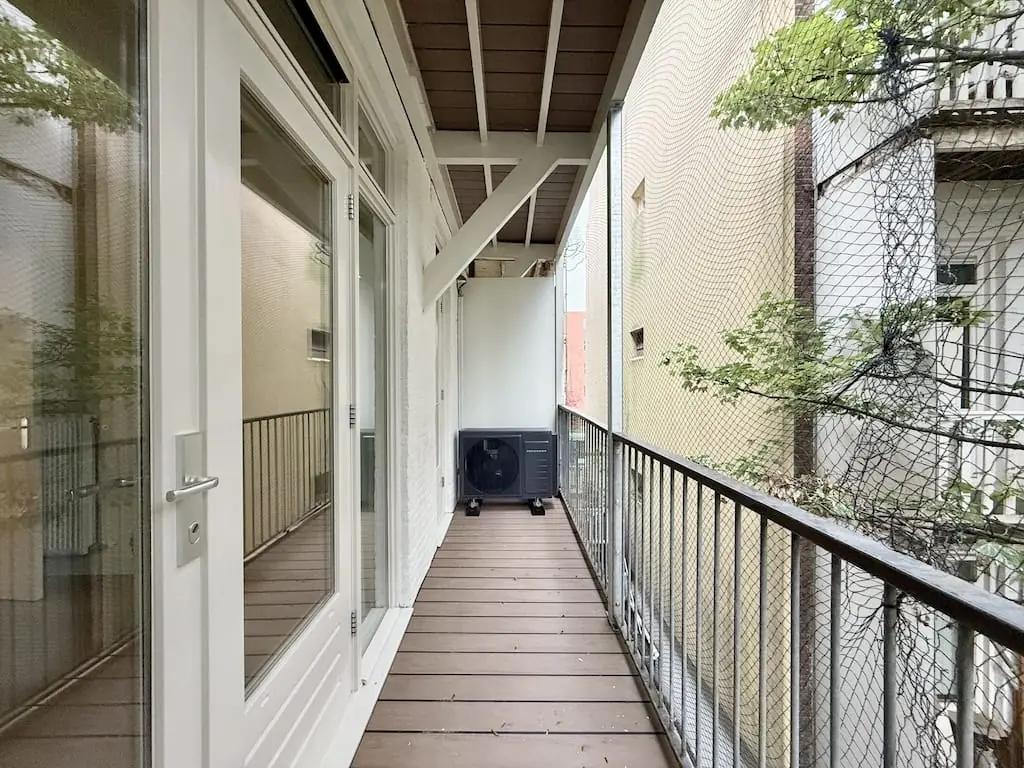 Image 10 of 16