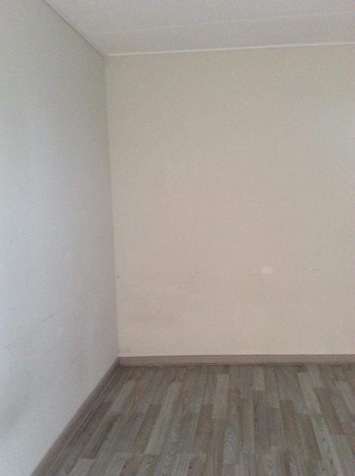 Image 2 of 8