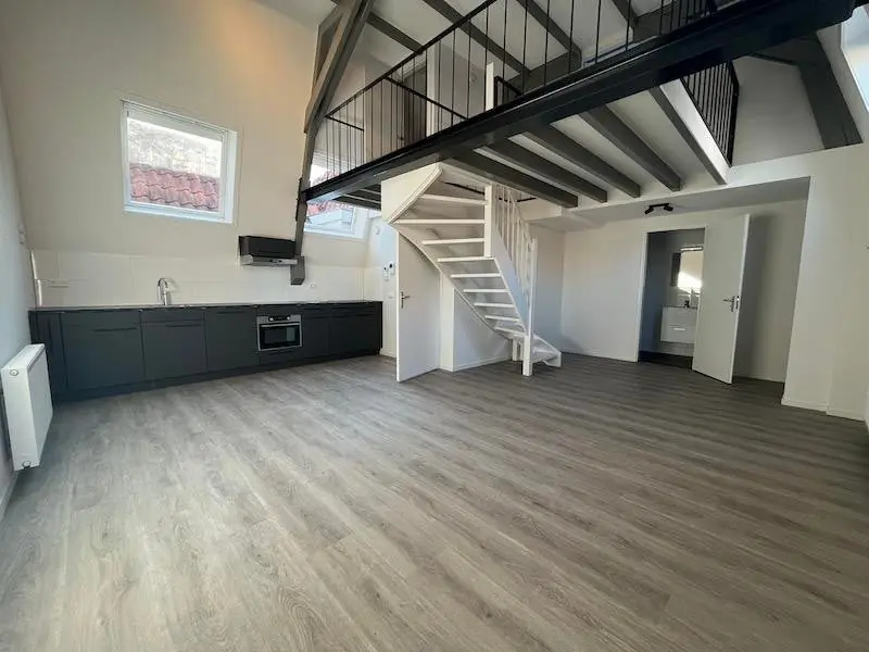 Image 2 of 11