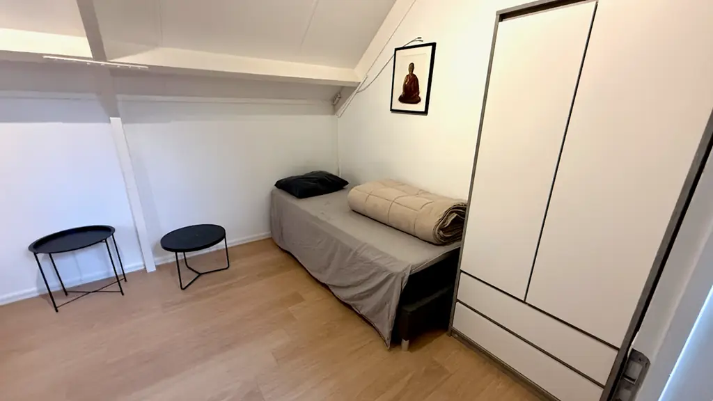 Image 10 of 18