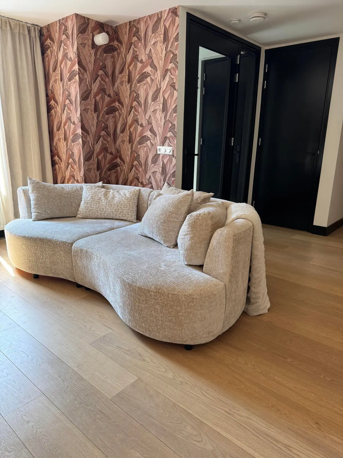 Image 2 of 12