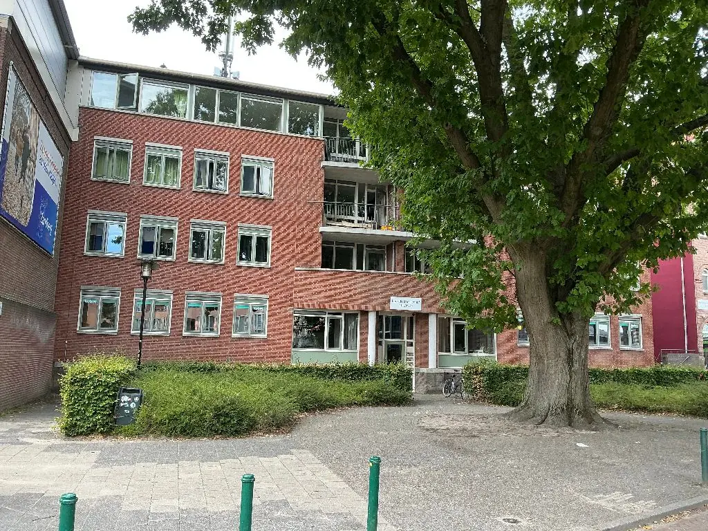 Afbeelding 1 van 2