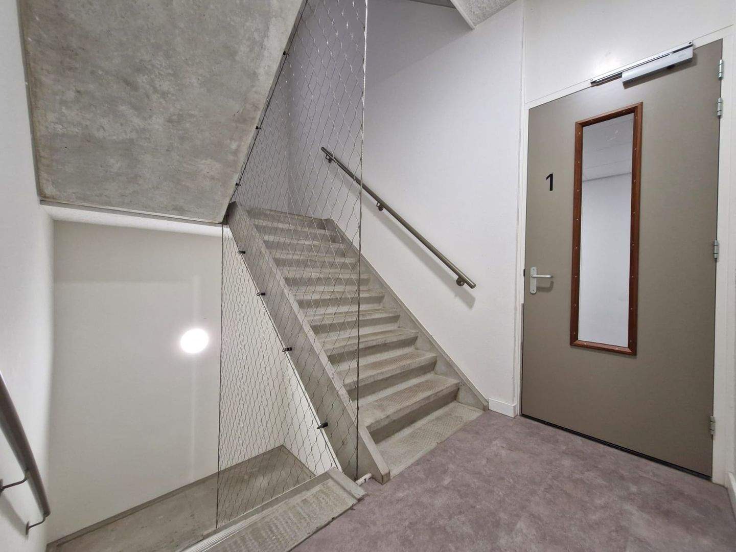 Image 4 of 6