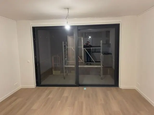 Image 3 of 10