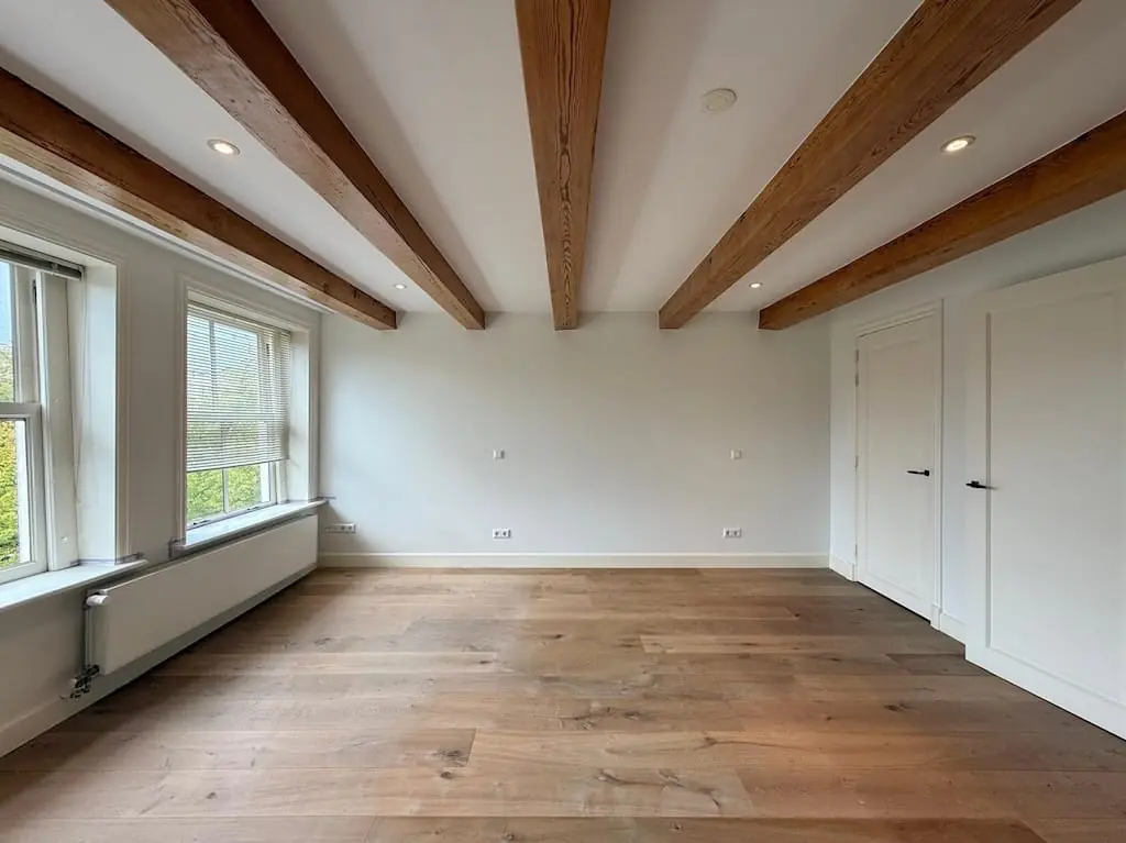 Image 7 of 20