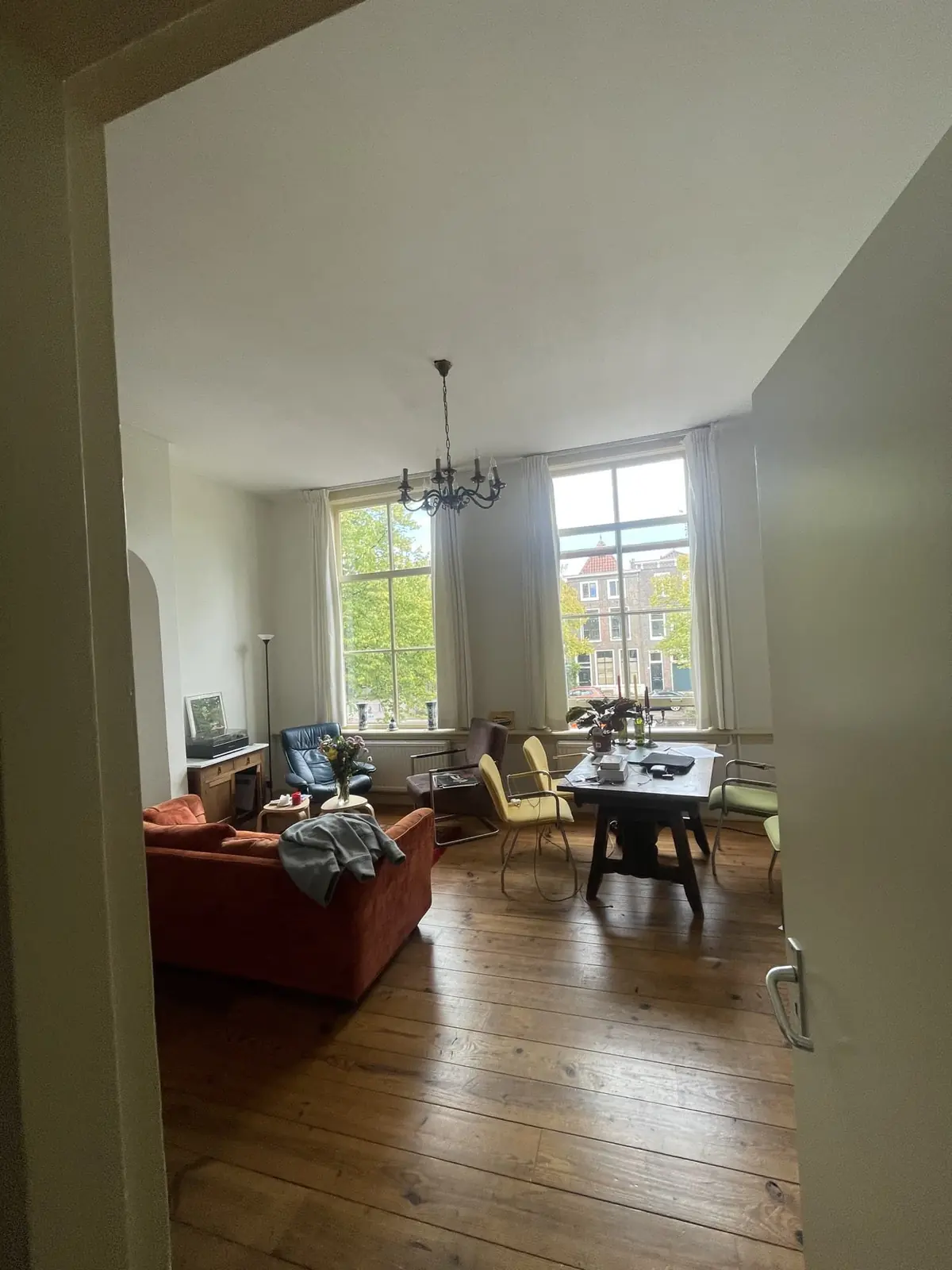 Image 2 of 6