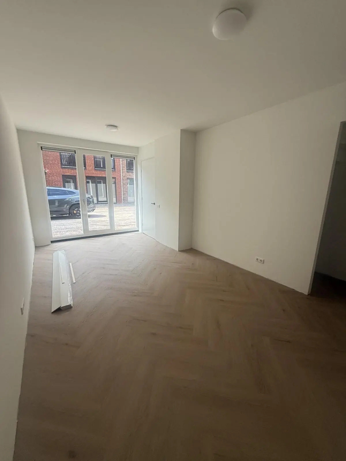 Image 6 of 6