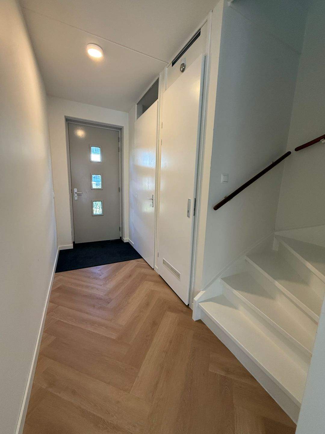 Image 2 of 23